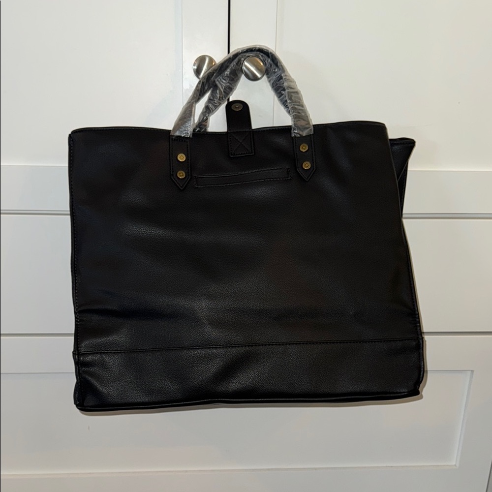 31 Square Tote in Black Smooth Pebble